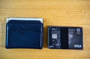 machine era slim wallet next to valextra walet 薄い財布