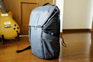 shoulderpod s2 everyday backpack sidepocket