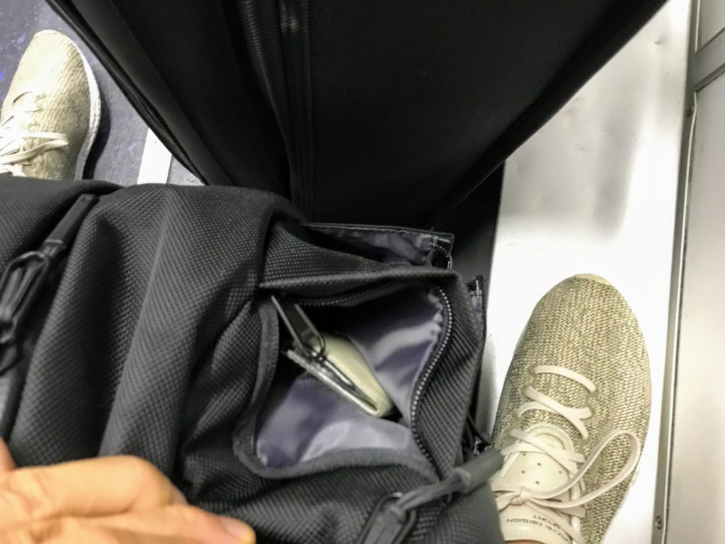 aer duffel pack key case pocket